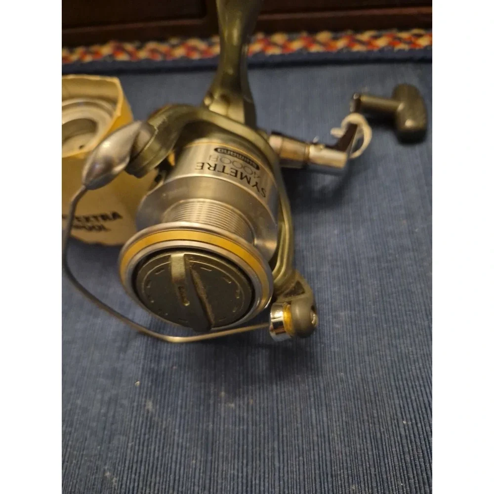 Shimano Symmetre Fishing Spinning Reel 4000FI plus extra spool